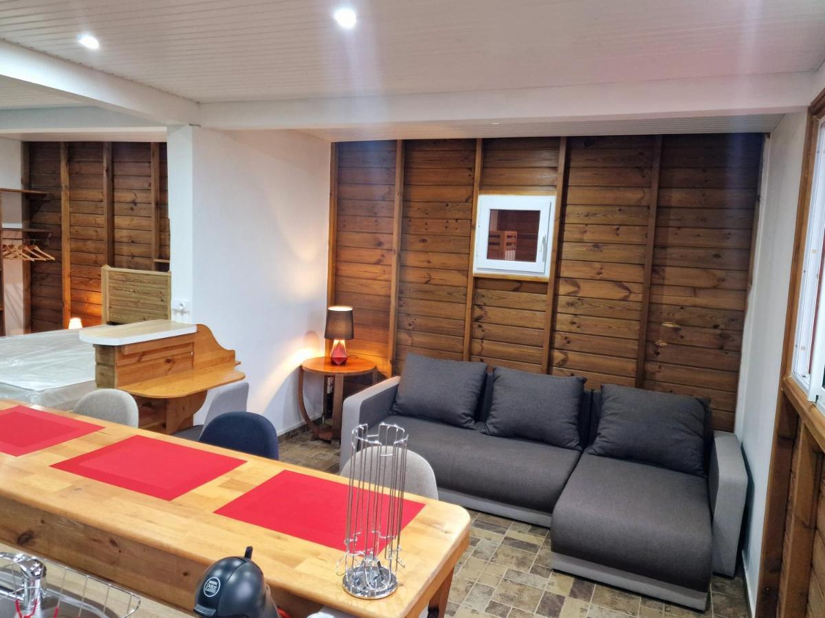 Hillview Studio Apartman La Trinité Kültér fotó